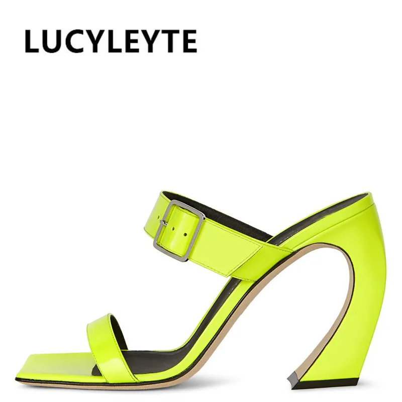 2022 Ladies Summer New European and American Fashion Slippers High Heel Buckle Strap Square Toe Female Sandals Fashion Shoes
2022 Ladies Summer New European and American Fashion Slippers High Heel Buckle Strap Square Toe Female Sandals Fashion Shoes