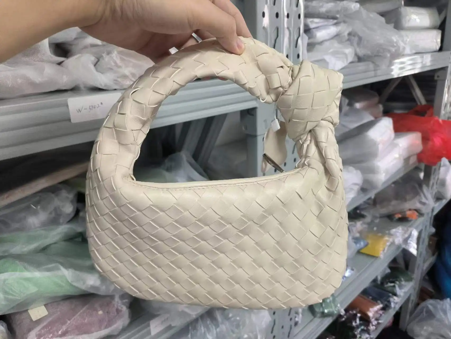 2022 New Hobo PU Woven Bags Crossbody Knotted Handle Casual Handbag Dumpling Handbag Tote Hubo Bag
2022 New Hobo PU Woven Bags Crossbody Knotted Handle Casual Handbag Dumpling Handbag Tote Hubo Bag
