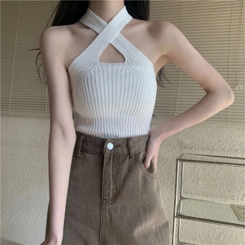 Y2k hanging neck halter vest women's summer cross hollow short midriff sexy street knit halter top
Y2k hanging neck halter vest women's summer cross hollow short midriff sexy street knit halter top
