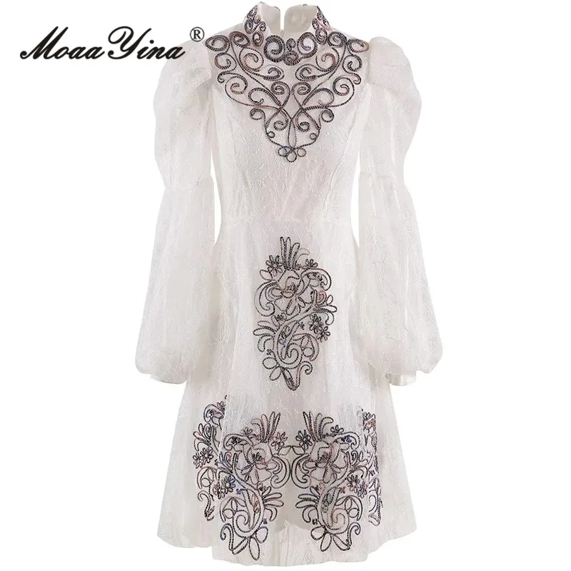 MoaaYina Summer Fashion Designer White Vintage Mesh Dress Women's Stand Collar Long Sleeve Appliques High Waist Mini Short Dress
MoaaYina Summer Fashion Designer White Vintage Mesh Dress Women's Stand Collar Long Sleeve Appliques High Waist Mini Short Dress