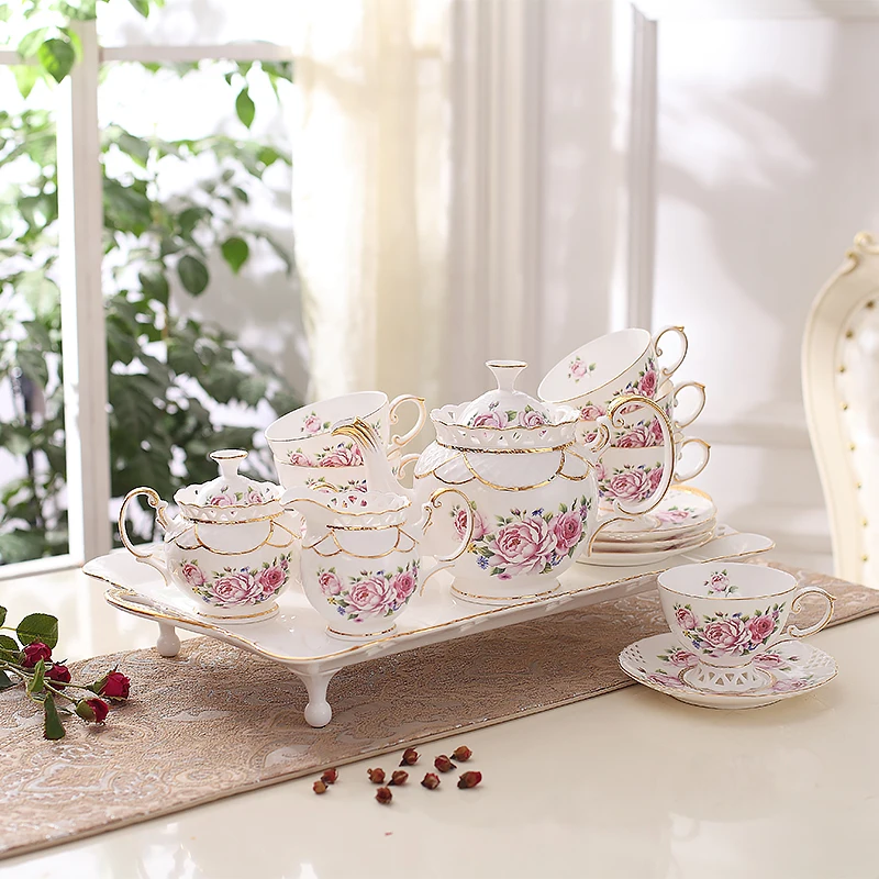 Ceramic Coffee Cup and Saucer Set European-style Small Luxury Bone China Tea Set British Elegant Light Luxury Rose Coffee Set
Ceramic Coffee Cup and Saucer Set European-style Small Luxury Bone China Tea Set British Elegant Light Luxury Rose Coffee Set