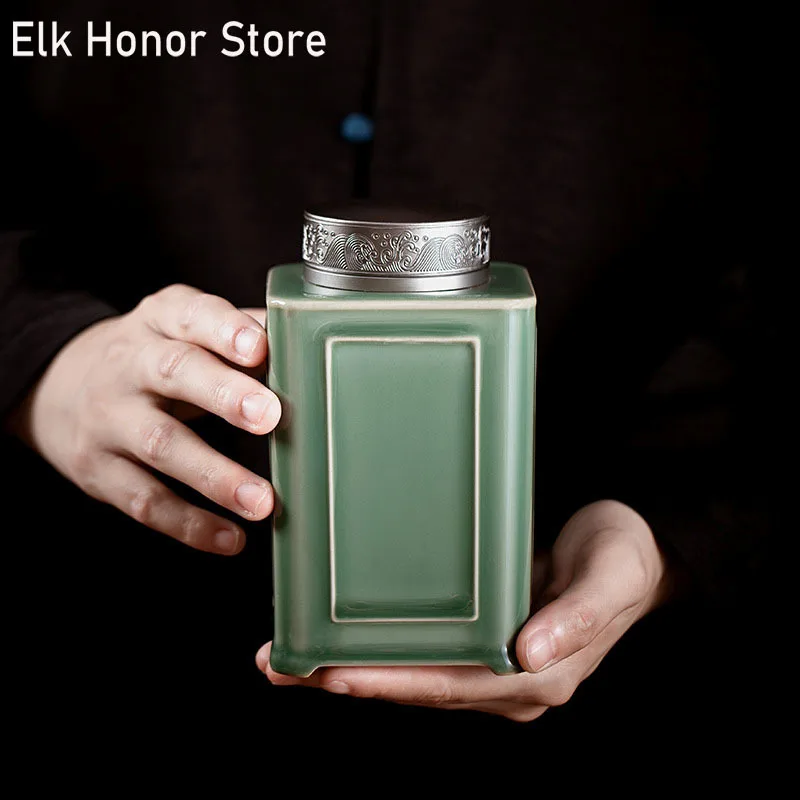 Yue Kiln Celadon Windowed Tea Cans Ceramic Tea Warehouses Household Pu'er Tea Moisture-proof Storage Cans Chinese Sealed Caddies 
Yue Kiln Celadon Windowed Tea Cans Ceramic Tea Warehouses Household Pu'er Tea Moisture-proof Storage Cans Chinese Sealed Caddies