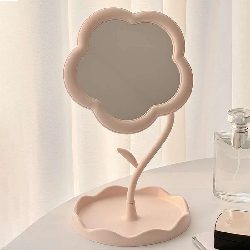 Декоративное зеркало в форме цветка
Декоративное зеркало в форме цветка