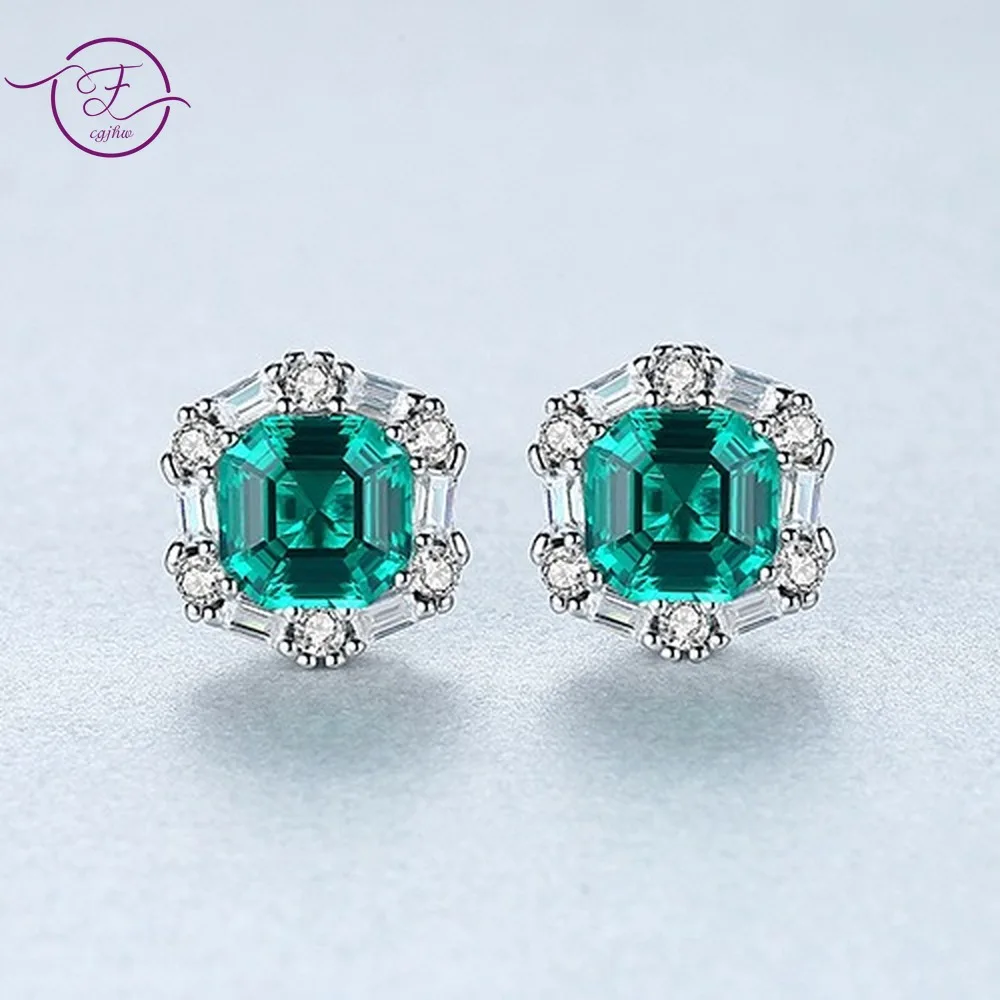 Женские серьги-гвоздики из серебра 925 пробы 
Женские серьги-гвоздики из серебра 925 пробы