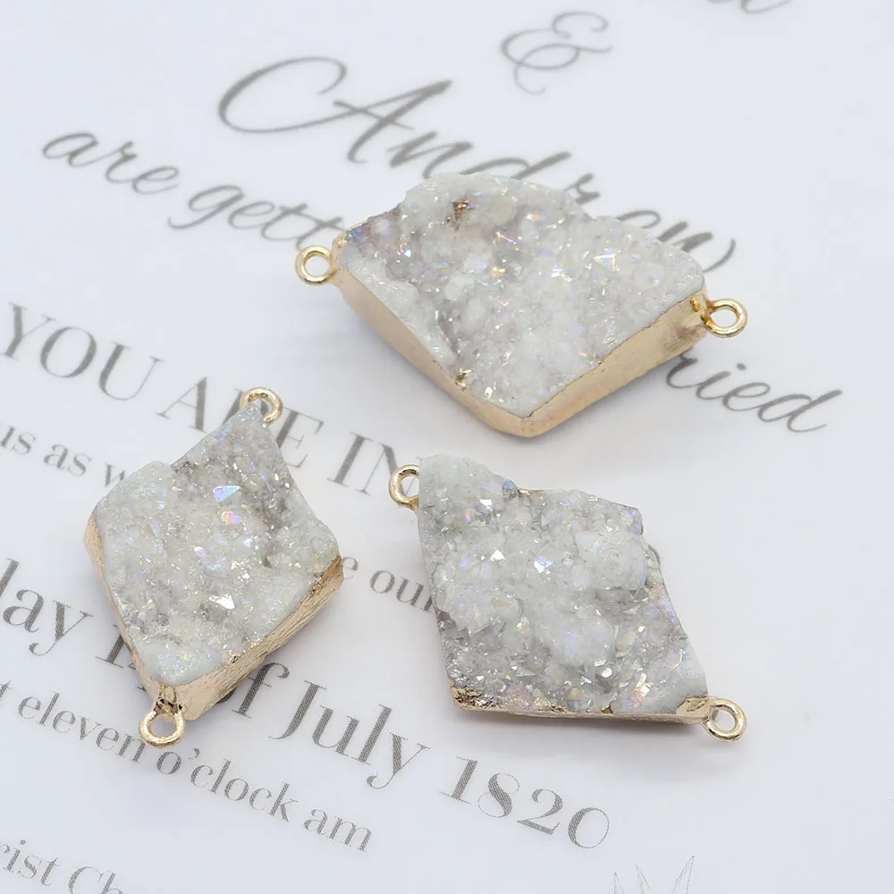 1pc White Crystal Connector Semi-precious Stone Rhombus Shaped Diamond Pendants DIY for Making Necklace Bracelets 20x35-25x40mm
1pc White Crystal Connector Semi-precious Stone Rhombus Shaped Diamond Pendants DIY for Making Necklace Bracelets 20x35-25x40mm