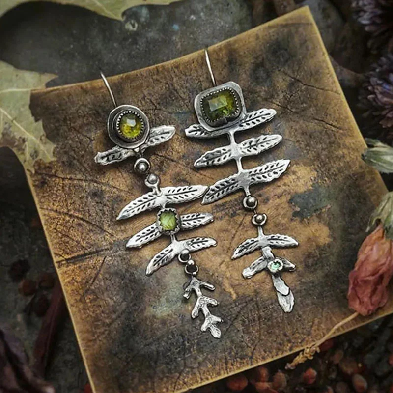 

Gorgeous Olive Green Crystal Stone Earrings Super Long Big Plant Leaf Metal Square Round Zircon Dangle Earrings for Women