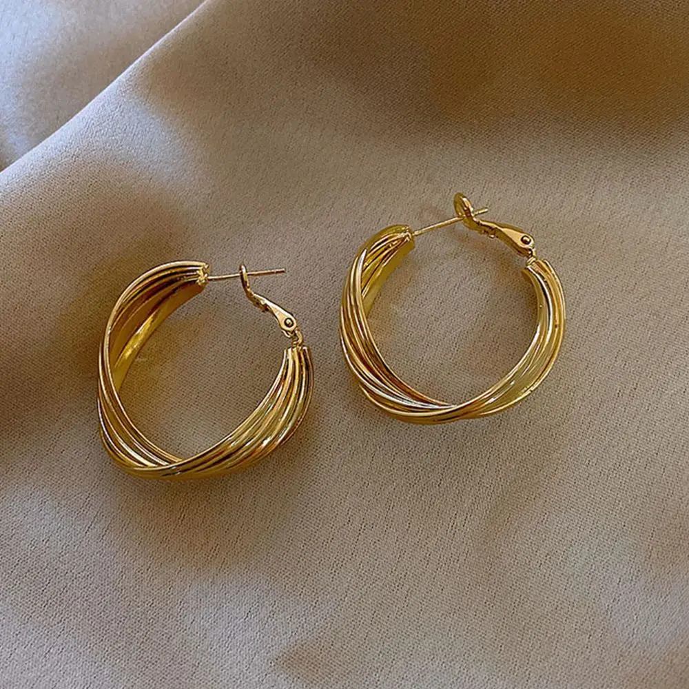 Серьги-кольца женские геометрической формы, Элегантные Простые витые металлические украшения в Корейском стиле с любовным сердцем, аксесс...
Серьги-кольца женские геометрической формы, Элегантные Простые витые металлические украшения в Корейском стиле с любовным сердцем, аксесс...