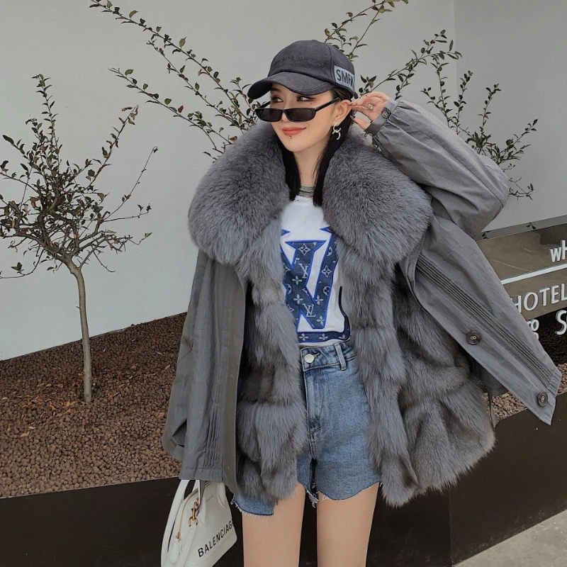 Real Fur Woman Parkas Winter Classic Bomber Jacket Women Mid-Length Removable Fur Liner Fox Fur Warm Coat Autumn New Arrivals
Real Fur Woman Parkas Winter Classic Bomber Jacket Women Mid-Length Removable Fur Liner Fox Fur Warm Coat Autumn New Arrivals