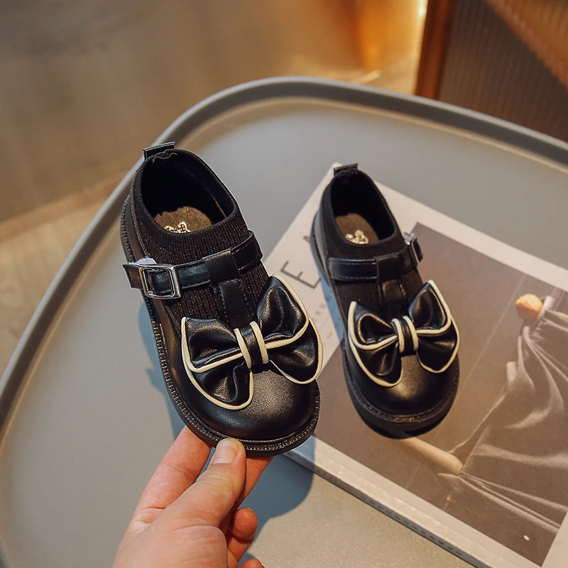 Black Loafers 2022 Girls Classic Elegant Bow Simple Korean Style All-match Hook & Loop Children's Fashion Leather Shoes Casual
Black Loafers 2022 Girls Classic Elegant Bow Simple Korean Style All-match Hook & Loop Children's Fashion Leather Shoes Casual