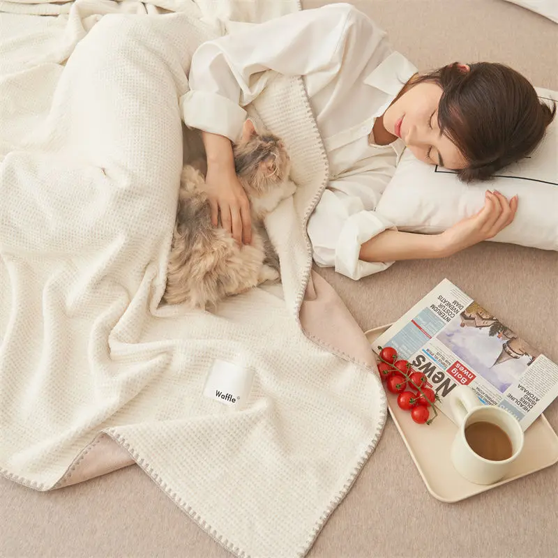 

Blanket waffle fleece blanket summer office nap soft waxy coral fleece blanket lunch break bedroom air conditioning blanket