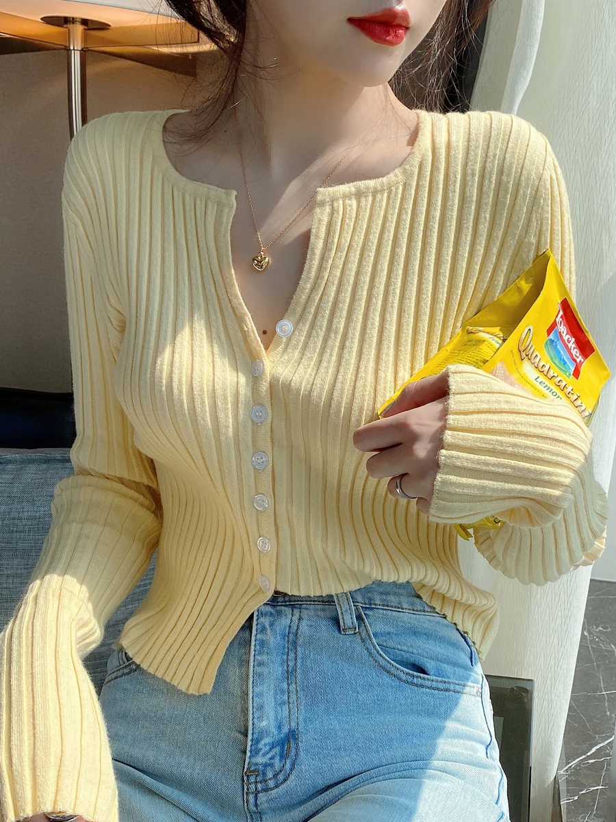 Women T-shirts V-Neck Button Up Tees Knit T-shirts Stripes Elegant Soft Cotton Long Sleeve Tees For Autumn
Women T-shirts V-Neck Button Up Tees Knit T-shirts Stripes Elegant Soft Cotton Long Sleeve Tees For Autumn