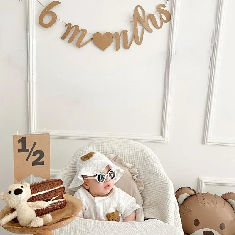 MOONBIFFY Бумажный баннер "6 месяцев" 
MOONBIFFY Бумажный баннер "6 месяцев"