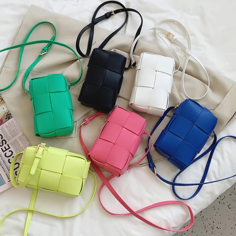 Women Luxury Belt Bag Fashion Crossbody Bags for Women 2022 Fanny Pack Messenger PurseCasual Female Vintage Chest Bag
Women Luxury Belt Bag Fashion Crossbody Bags for Women 2022 Fanny Pack Messenger PurseCasual Female Vintage Chest Bag