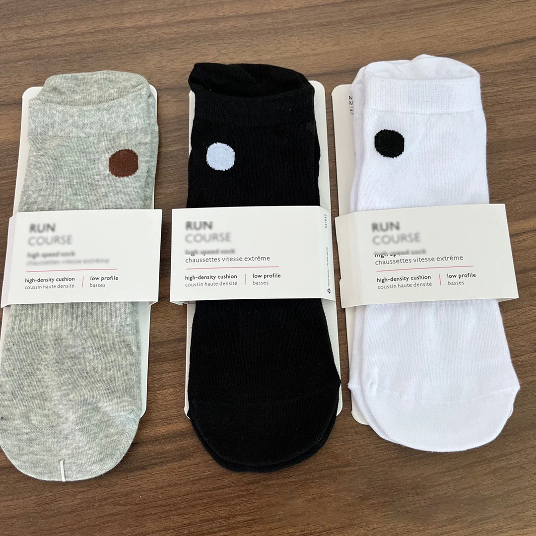3 Pairs Of Yoga Socks Luuluu Black And White Classic Solid Color Cotton Socks For Men And Women Sweat-absorbent Sports Socks
3 Pairs Of Yoga Socks Luuluu Black And White Classic Solid Color Cotton Socks For Men And Women Sweat-absorbent Sports Socks