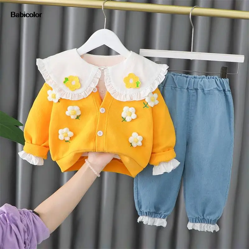 2022 new clothing Korean version baby girls spring clothing doll collar top cardigan three-piece set children's baby jeans sets
2022 new clothing Korean version baby girls spring clothing doll collar top cardigan three-piece set children's baby jeans sets