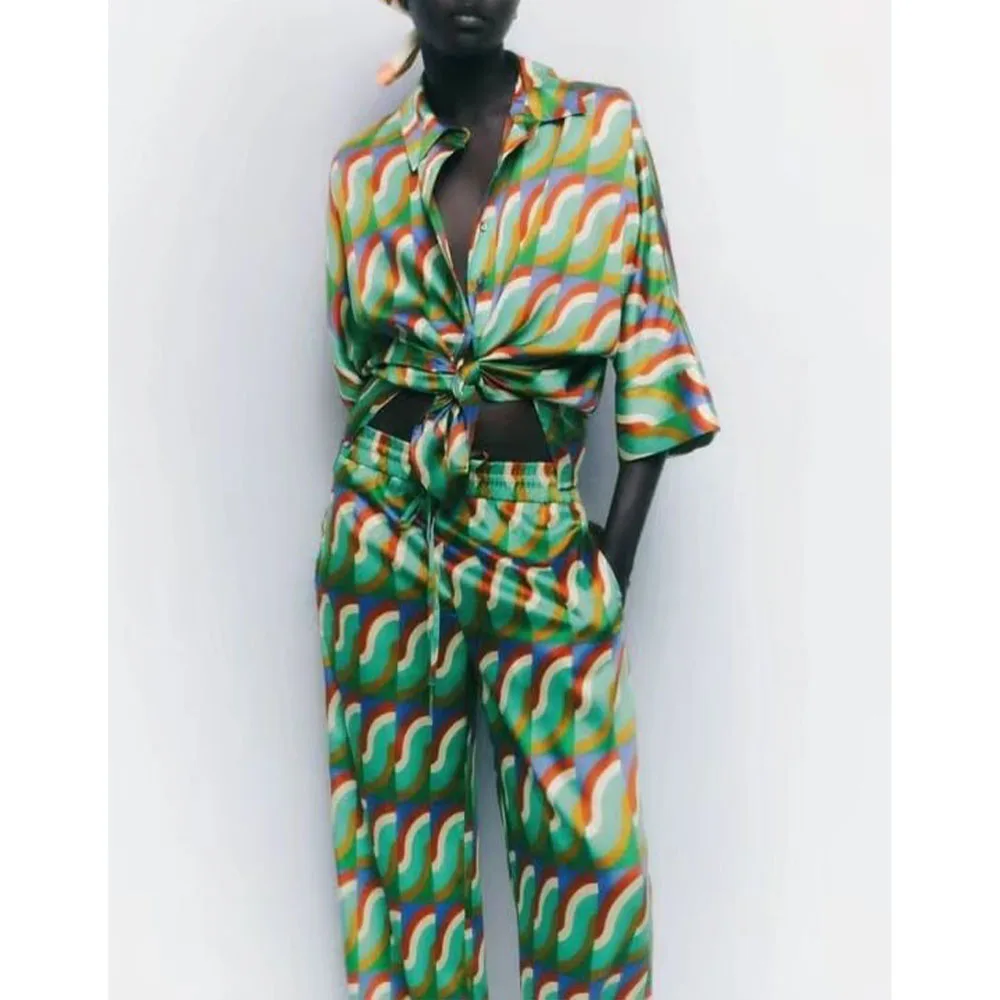 Женская летняя рубашка с геометрическим принтом, модель 2022 года, Модный облегающий свободный и ленивый стильный костюм 
Женская летняя рубашка с геометрическим принтом, модель 2022 года, Модный облегающий свободный и ленивый стильный костюм