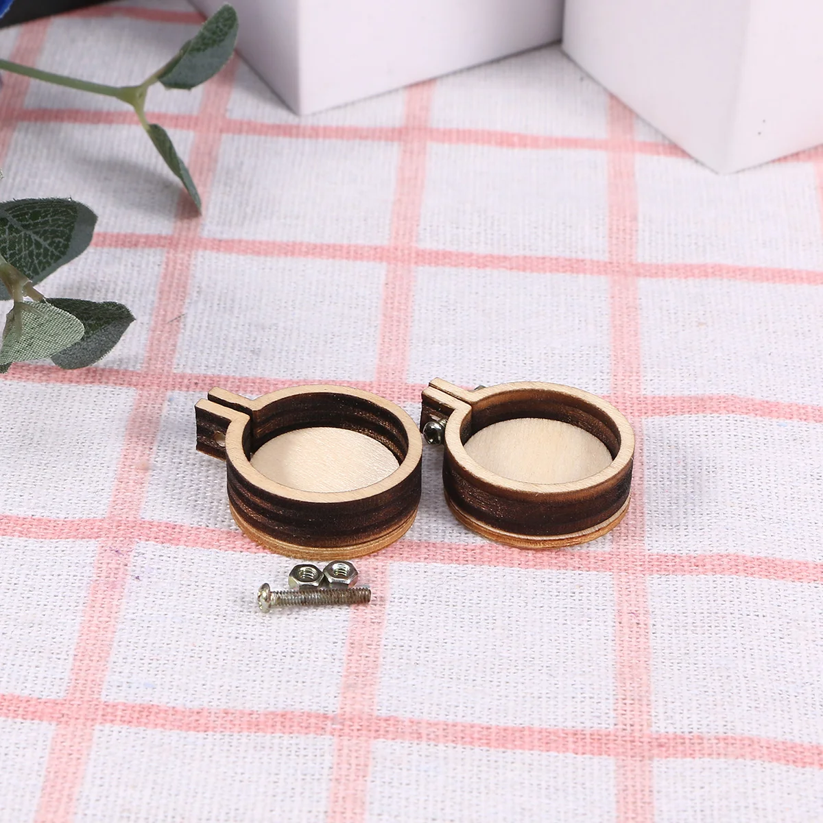 Embroidery Frame Hoops Wooden Cross Mini Hoop Ring Pendantdiy Buttons Wood Circle Craft Ornament Sewing Drop Hanging Button
Embroidery Frame Hoops Wooden Cross Mini Hoop Ring Pendantdiy Buttons Wood Circle Craft Ornament Sewing Drop Hanging Button