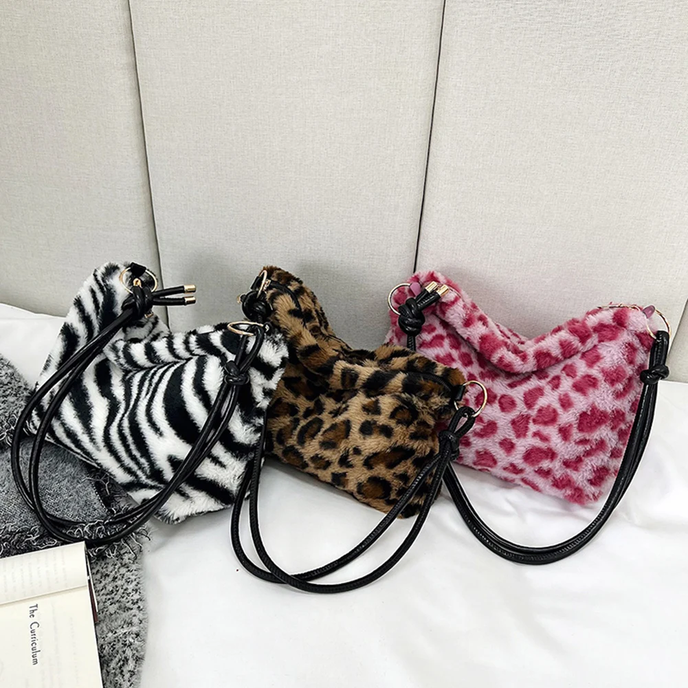 Retro Plush Women Underarm Shoulder Bags Autumn Winter Fashion Leopard Printed Top-Handle Bags Casual Ladies Shopping Handbags
Retro Plush Women Underarm Shoulder Bags Autumn Winter Fashion Leopard Printed Top-Handle Bags Casual Ladies Shopping Handbags