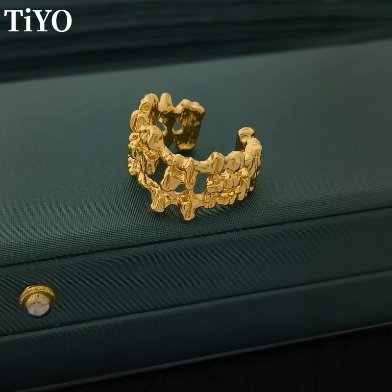 Trendy Jewelry Gold Color Rings Hot Sale High Quality Copper Hollow Geometric Metal Rings For Women Party Wedding Gifts 
Trendy Jewelry Gold Color Rings Hot Sale High Quality Copper Hollow Geometric Metal Rings For Women Party Wedding Gifts