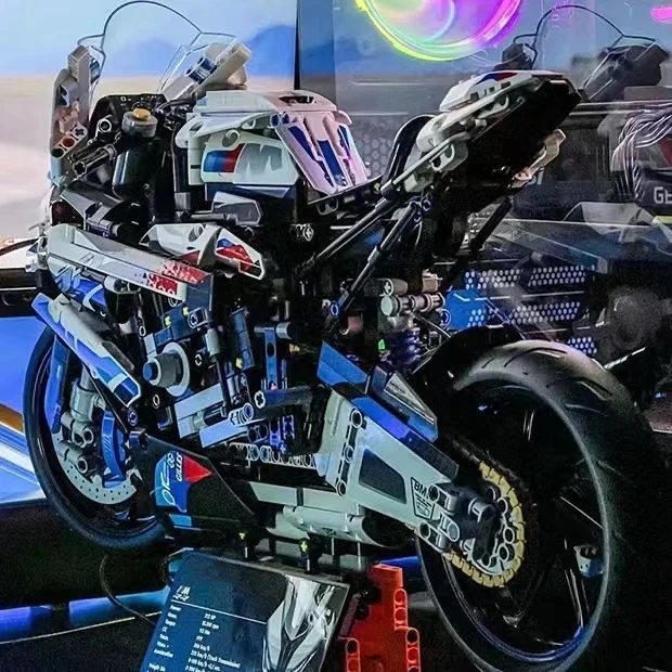 M1000 RR Vehicle Racing 1920pcs High-tech Motorcycle Car GTE City Motorbike A2118 Building Block Toys Compatible With Model
M1000 RR Vehicle Racing 1920pcs High-tech Motorcycle Car GTE City Motorbike A2118 Building Block Toys Compatible With Model