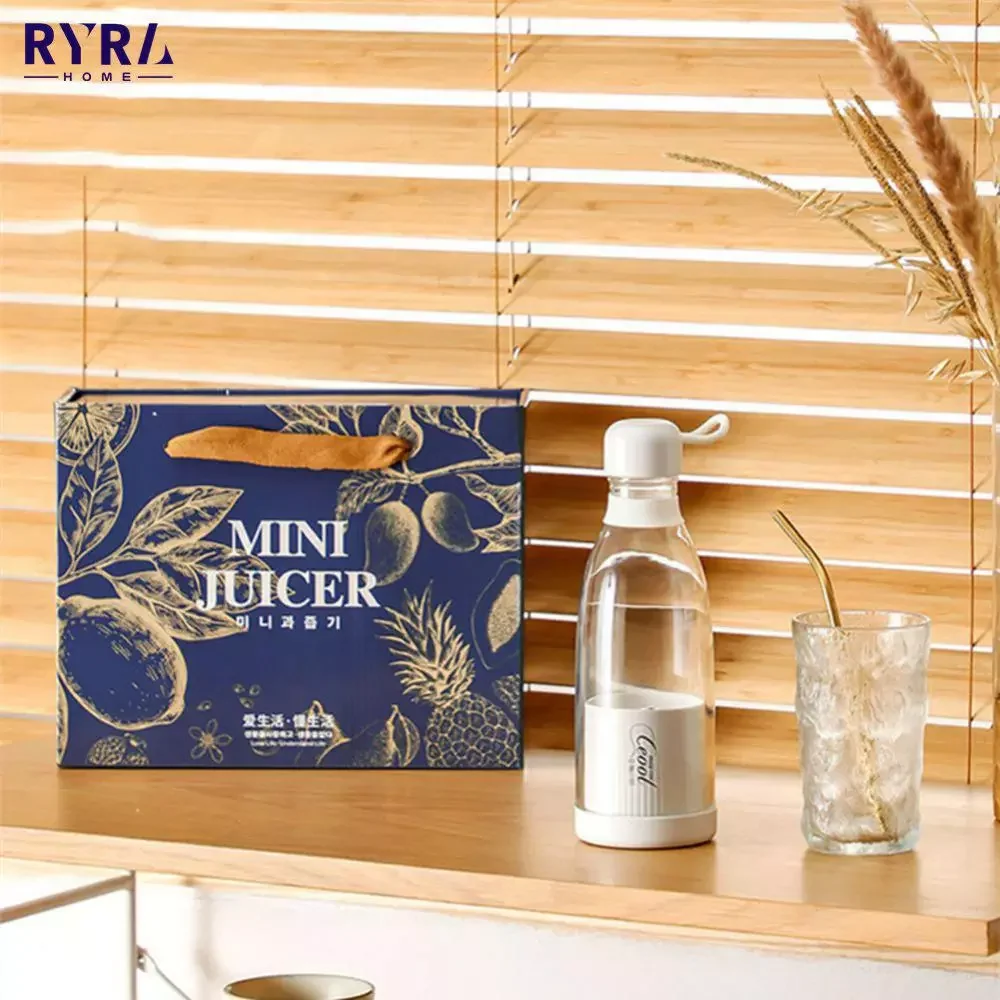 Соковыжималка портативная с USB-зарядкой, 300 мл 
Соковыжималка портативная с USB-зарядкой, 300 мл