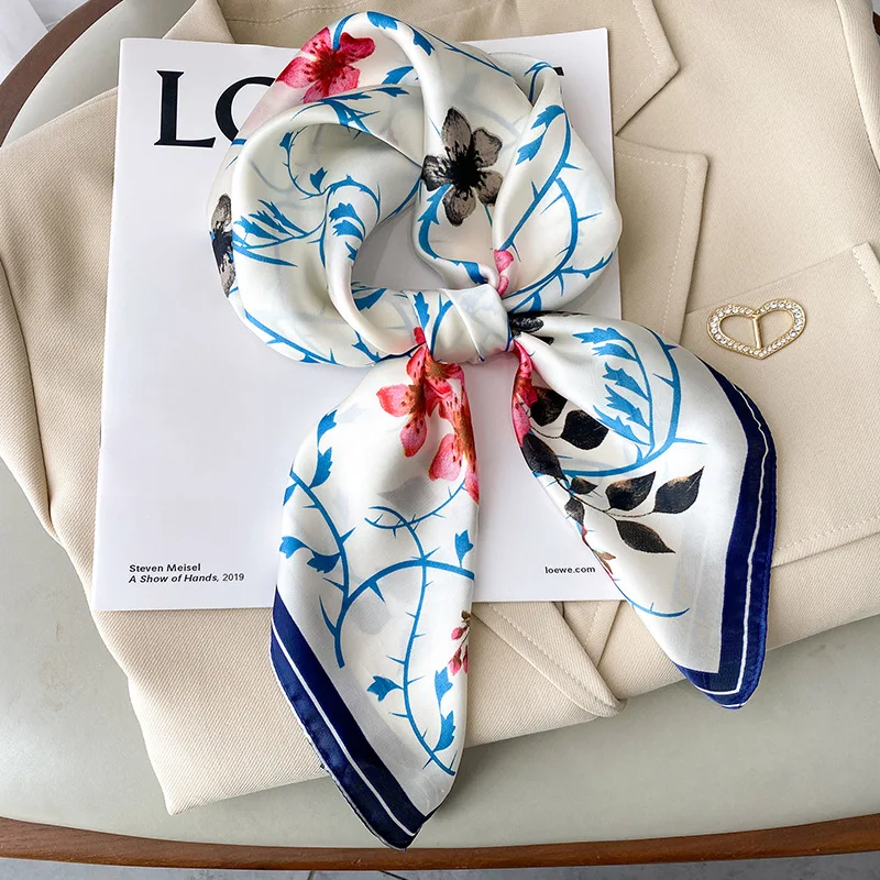 70*70cm Hot Sale Designer Ladies Head Scarf Luxury Silk Scarf New Spring And Autumn Fashion Temperament Printed 2022 Women Scarf
70*70cm Hot Sale Designer Ladies Head Scarf Luxury Silk Scarf New Spring And Autumn Fashion Temperament Printed 2022 Women Scarf