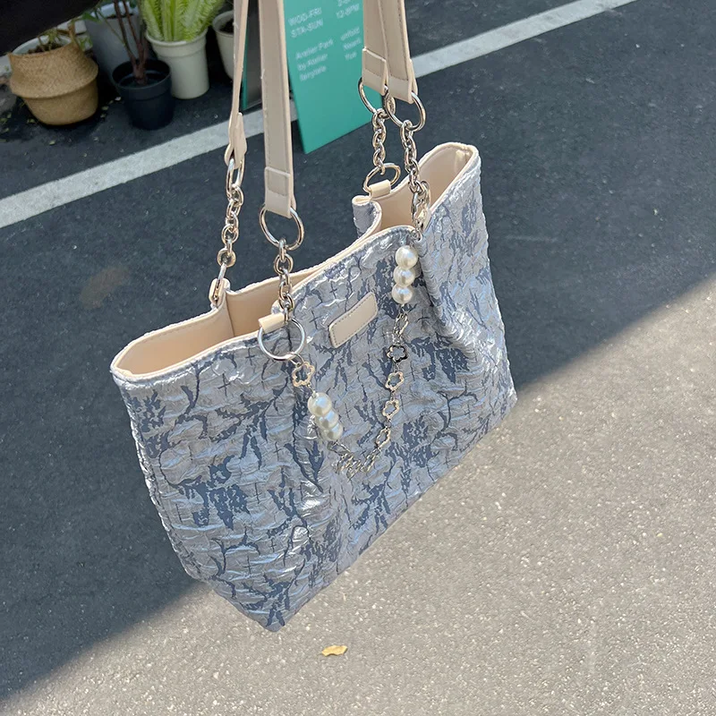 28x34x11cm New Fashion One Shoulder Square with Chains Casual Tote Women Bag Package Blue Ladies Handbags
28x34x11cm New Fashion One Shoulder Square with Chains Casual Tote Women Bag Package Blue Ladies Handbags