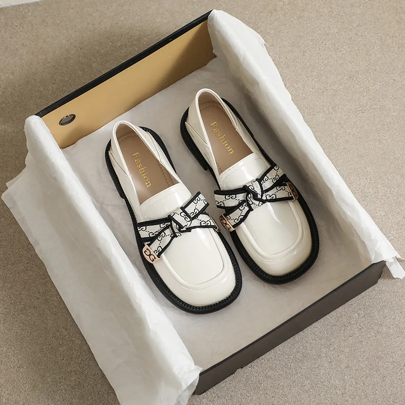 Plus Size 41-43 Small Leather Shoes Women New Spring Autumn Slip-on Retro British Platform Loafers Black Soft-soled Shoes Women
Plus Size 41-43 Small Leather Shoes Women New Spring Autumn Slip-on Retro British Platform Loafers Black Soft-soled Shoes Women