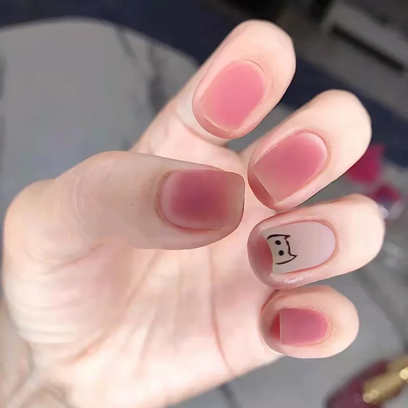 24 шт./корт. С клеем, матовые сливовые короткие носимые искусственные ногти в стиле Ins, нажимайте на квадратные ногти с полным покрытием, съемн...
24 шт./корт. С клеем, матовые сливовые короткие носимые искусственные ногти в стиле Ins, нажимайте на квадратные ногти с полным покрытием, съемн...