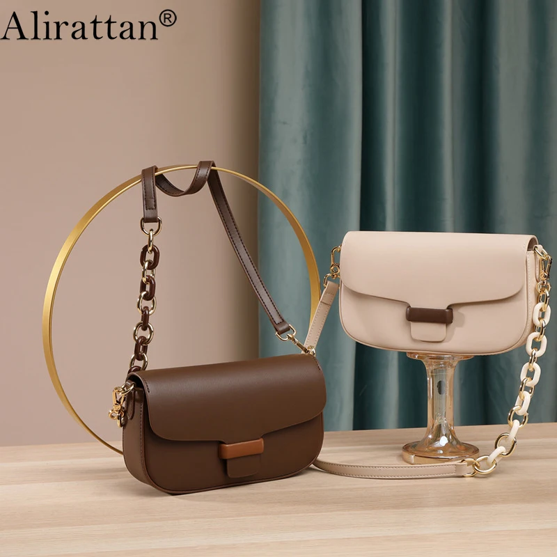 Alirattan Women New Genuine Leather Crossbody Bag 2022 Fashion Design Ladies Cowhide Acrylic Chain Shoulder Messenger Bag
Alirattan Women New Genuine Leather Crossbody Bag 2022 Fashion Design Ladies Cowhide Acrylic Chain Shoulder Messenger Bag