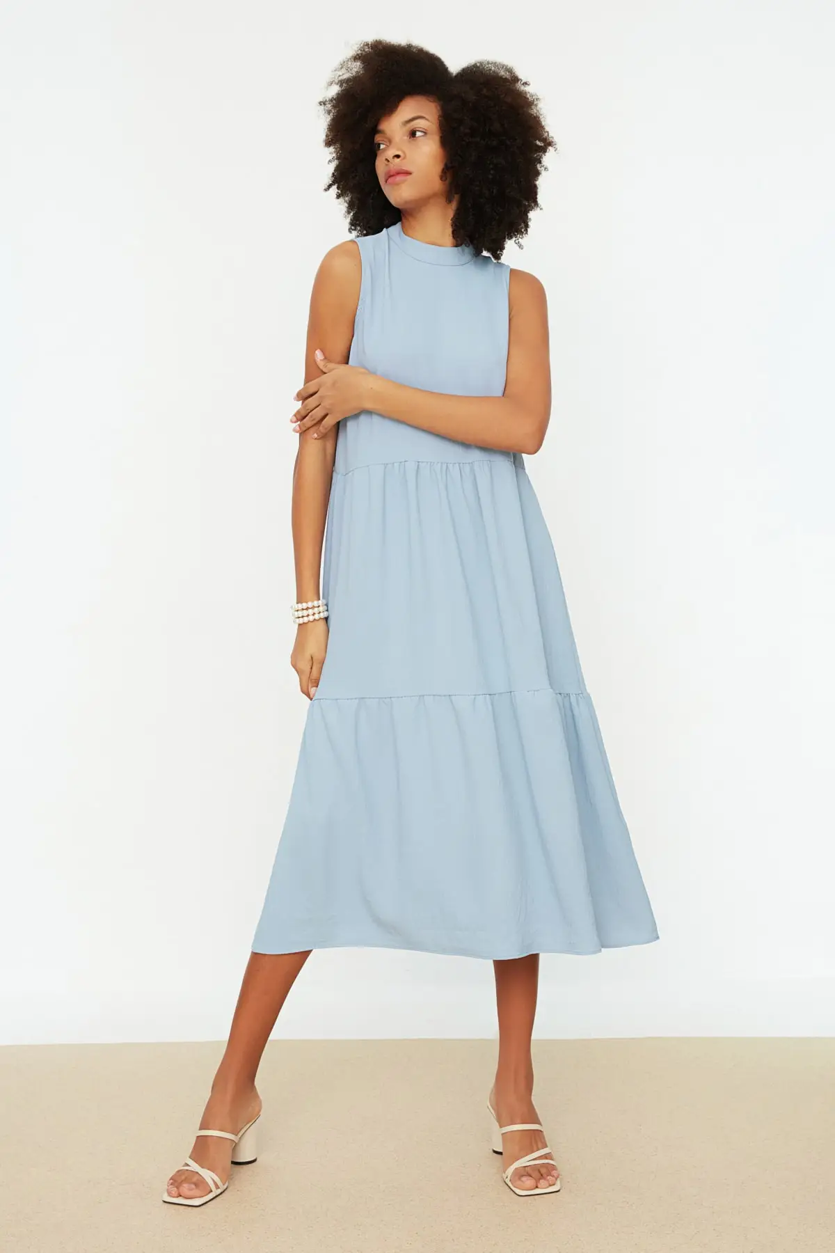 Light Blue Wide Cut Dress TWOSS20EL1864 Zero Sleeve Cool Comfort Flat Regular Bicycle Neck Midi Navy Blue Aerobin Woven
Light Blue Wide Cut Dress TWOSS20EL1864 Zero Sleeve Cool Comfort Flat Regular Bicycle Neck Midi Navy Blue Aerobin Woven