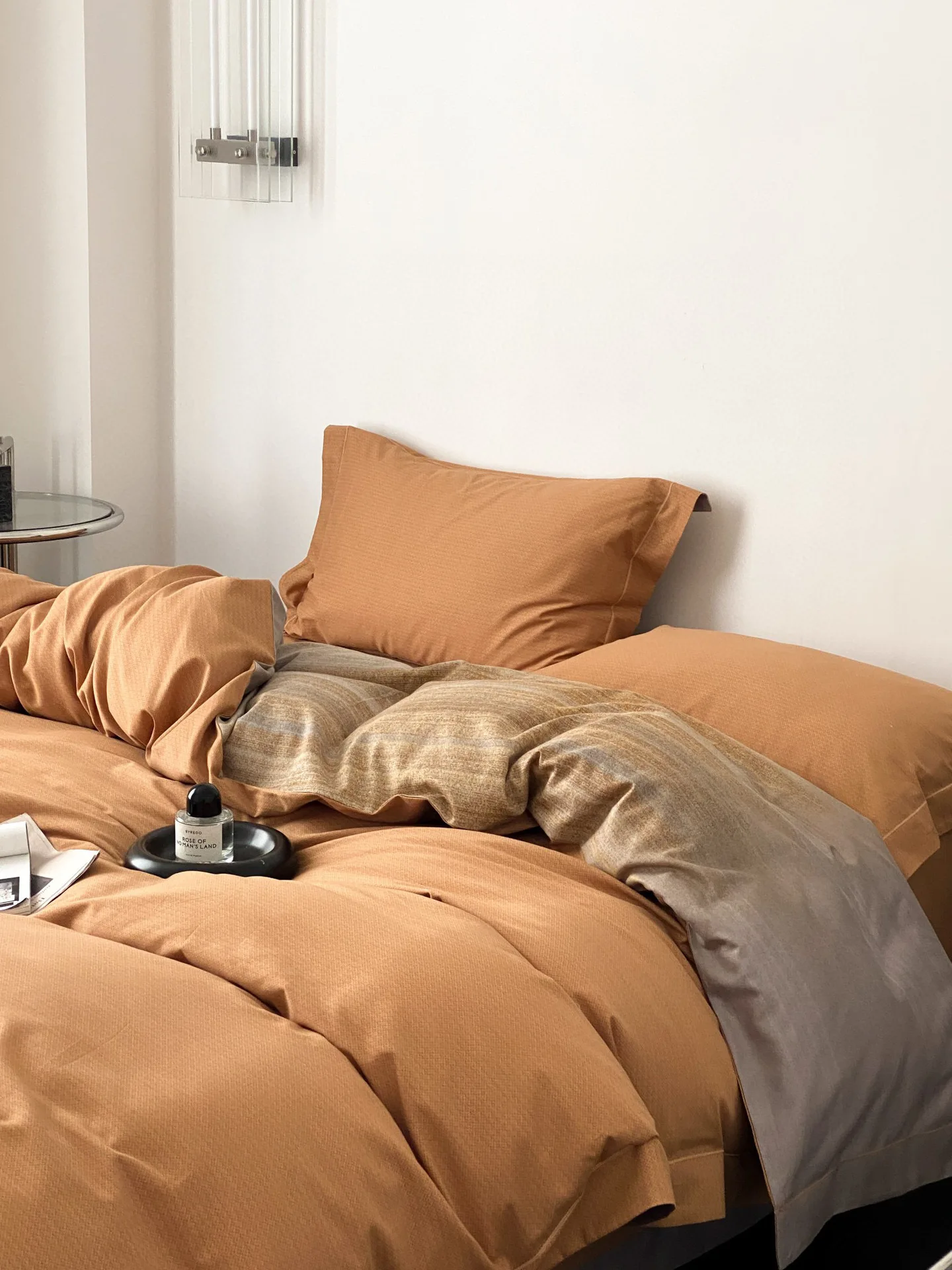 Soft Skin-Friendly 60 Pieces Satin Long-Staple Cotton One-Word Embroidered Duvet Cover Keep Warm Pure Color Bed Four-Piece Set
Soft Skin-Friendly 60 Pieces Satin Long-Staple Cotton One-Word Embroidered Duvet Cover Keep Warm Pure Color Bed Four-Piece Set