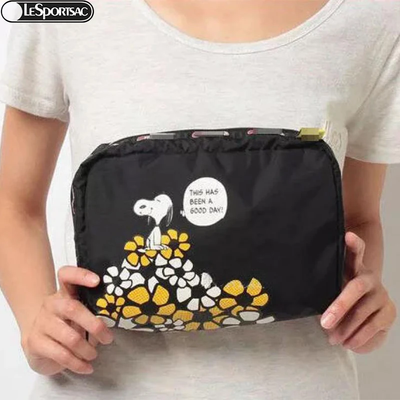 Kawaii Snoopy Anime Cartoon Lesportsac Nylon Tarp Bag Lightweight Cosmetic Bag Clutch Washing Bag 7121
Kawaii Snoopy Anime Cartoon Lesportsac Nylon Tarp Bag Lightweight Cosmetic Bag Clutch Washing Bag 7121