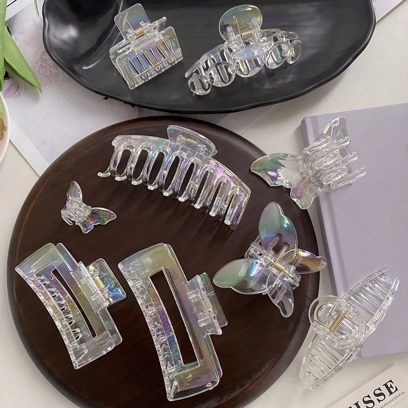 Summer Dazzle Color Hair Clip Translucent Shark Clip Makeup Wash Korean Japanese Hair Accessories for Women Hairwear Wholesale 
Summer Dazzle Color Hair Clip Translucent Shark Clip Makeup Wash Korean Japanese Hair Accessories for Women Hairwear Wholesale
