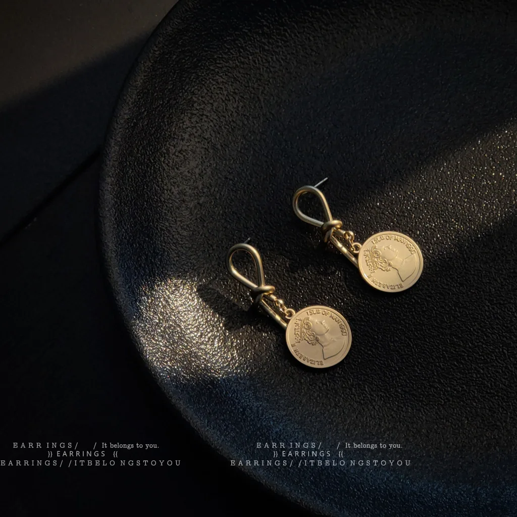 French Elegant Style Simple Bowknot Coin Copper Plated Real Gold DIY Personality Drop Earrings DIY Fashion Ear Jewelry
French Elegant Style Simple Bowknot Coin Copper Plated Real Gold DIY Personality Drop Earrings DIY Fashion Ear Jewelry