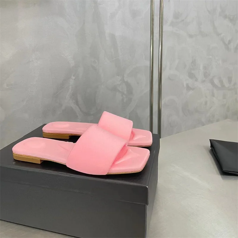 Designer Summer Flat Slippers Brand Women Leather Beach Holiday Casual Sandals Female Outdoor Slides Open Toe Walk Slip On Shoes
Designer Summer Flat Slippers Brand Women Leather Beach Holiday Casual Sandals Female Outdoor Slides Open Toe Walk Slip On Shoes