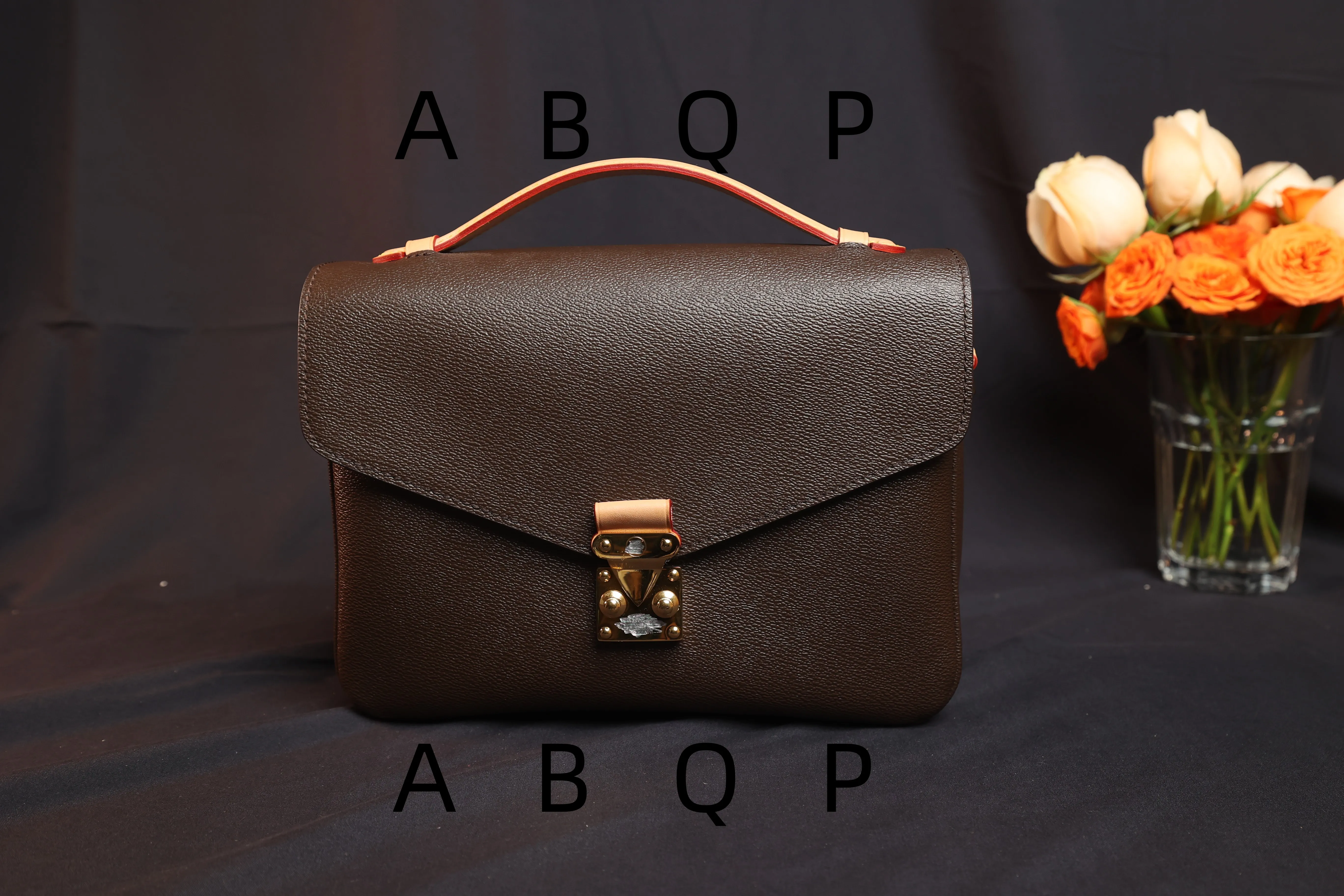 Luxury Women's Brand Handbag Top Messenger Bag Shoulder Bag Designer Bags Purses and Handbags Crossbody Bags for Women P1024
Luxury Women's Brand Handbag Top Messenger Bag Shoulder Bag Designer Bags Purses and Handbags Crossbody Bags for Women P1024