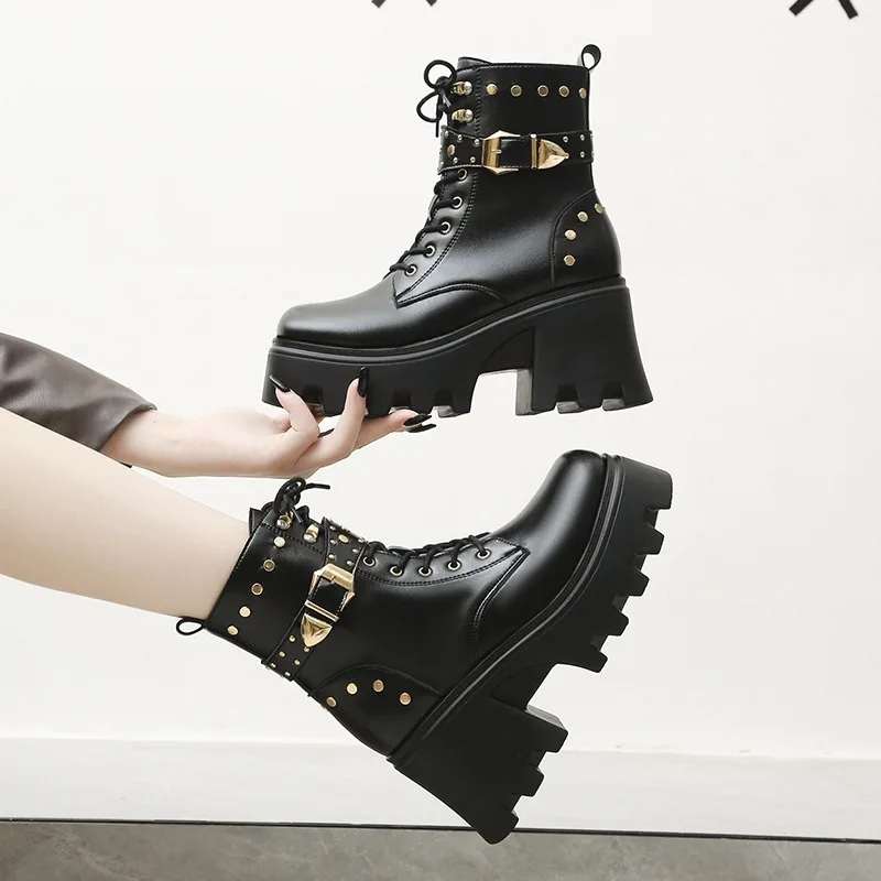 Rivets Decor Chunky 9CM Platform Punk Ankle Boots Women Winter Thick Leather Black Demonia Boots Woman Metal Buckle Gothic Shoes
Rivets Decor Chunky 9CM Platform Punk Ankle Boots Women Winter Thick Leather Black Demonia Boots Woman Metal Buckle Gothic Shoes