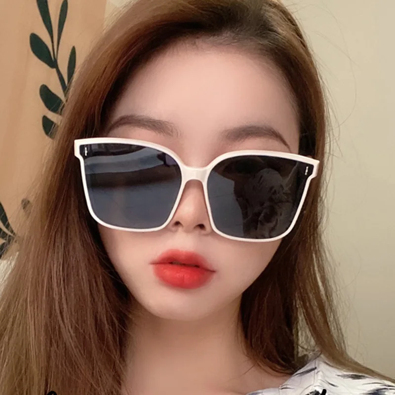Rivet Square Sunglasses Men Women Gray Tan Lens Unisex Square Frame UV400 Protection Eyewear Fashion Retro Design Gafas De Sol
Rivet Square Sunglasses Men Women Gray Tan Lens Unisex Square Frame UV400 Protection Eyewear Fashion Retro Design Gafas De Sol