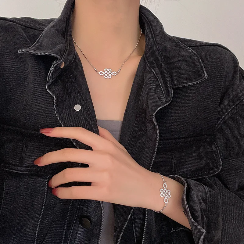 Korean Fashion Necklace Women's Diamond-Encrusted Zircon Chinese Knot Collarbone Chain Pendant Party Gift Fashion Jewelry Colar
Korean Fashion Necklace Women's Diamond-Encrusted Zircon Chinese Knot Collarbone Chain Pendant Party Gift Fashion Jewelry Colar