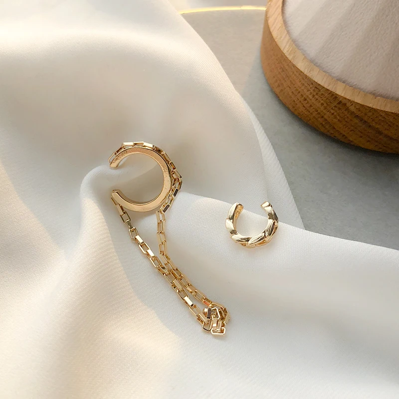 Asymmetric Earrings Students Fashion Trend Hip Hop Earrings Statement Niche Women's Chain Ear Clip Creative Ear Chain Gifts 2411
Asymmetric Earrings Students Fashion Trend Hip Hop Earrings Statement Niche Women's Chain Ear Clip Creative Ear Chain Gifts 2411
