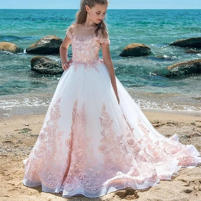 New Lace Flower Girl Dresses Pageant With Blush Pink Applique A Line Sheer Neck Sweep Train Teens Birthday Party Communion Gowns
New Lace Flower Girl Dresses Pageant With Blush Pink Applique A Line Sheer Neck Sweep Train Teens Birthday Party Communion Gowns