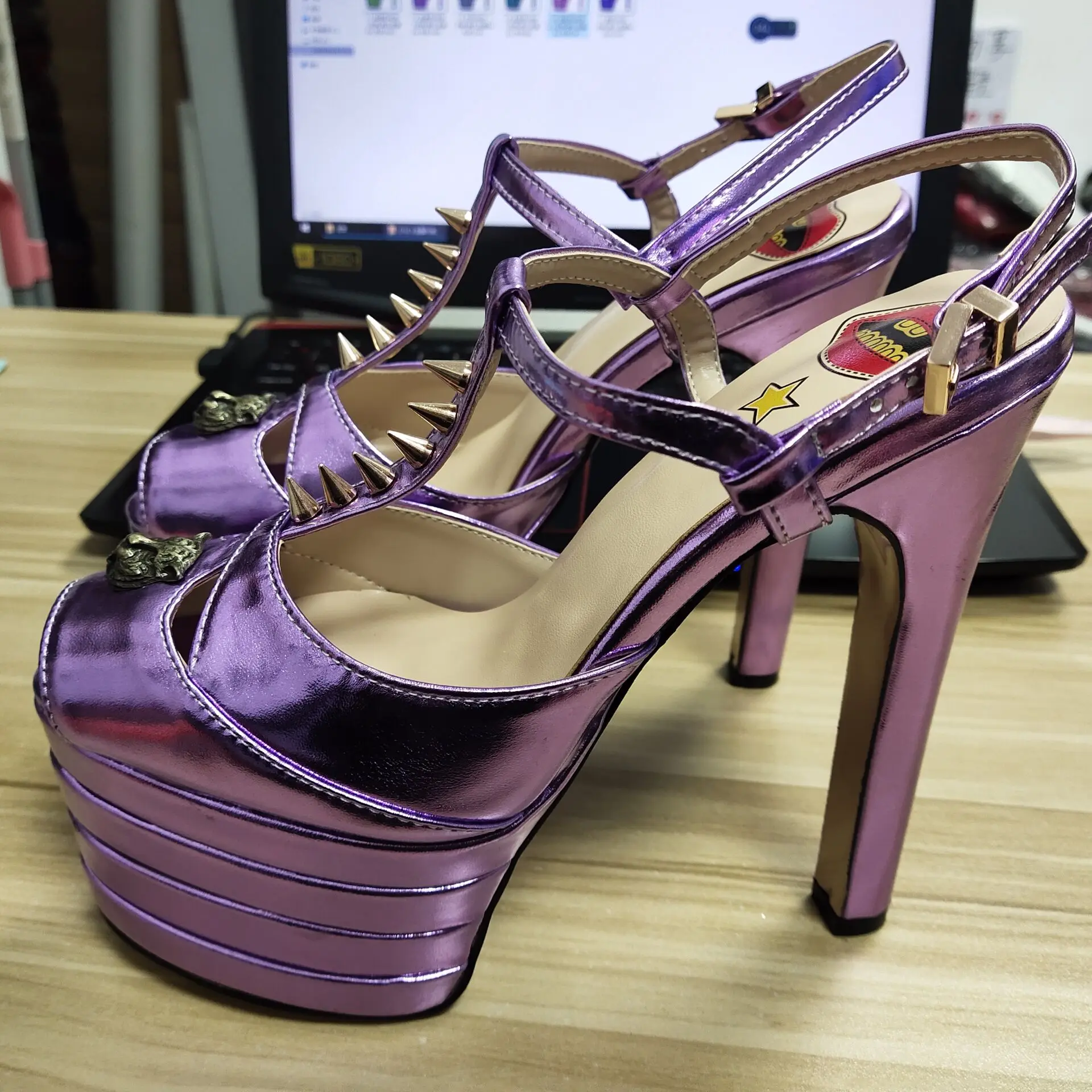 Women Chunky High Heels T Strap Rivet Sandals Sexy Peep Toe Evening Party Shoe Platform Popular Ball Summer Lady Sandals D-SL-3
Women Chunky High Heels T Strap Rivet Sandals Sexy Peep Toe Evening Party Shoe Platform Popular Ball Summer Lady Sandals D-SL-3