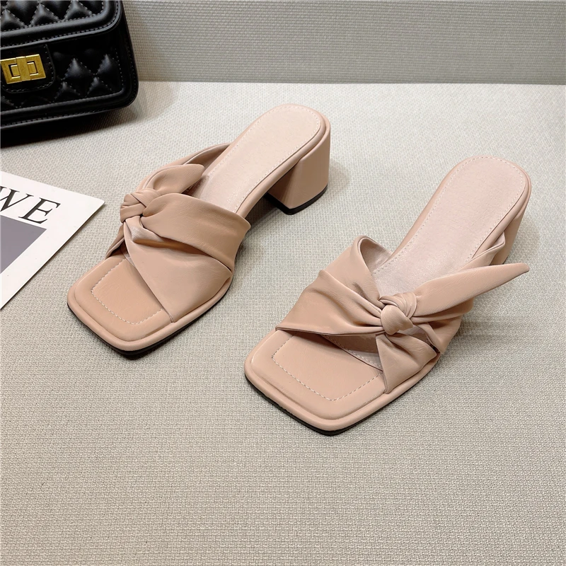 2022 New Brand Corduroy Square Toe Women Slipper Fashion Bow-knot Peep Toe Sandal Thin High Heel Ladies Dress Slides For Women
2022 New Brand Corduroy Square Toe Women Slipper Fashion Bow-knot Peep Toe Sandal Thin High Heel Ladies Dress Slides For Women