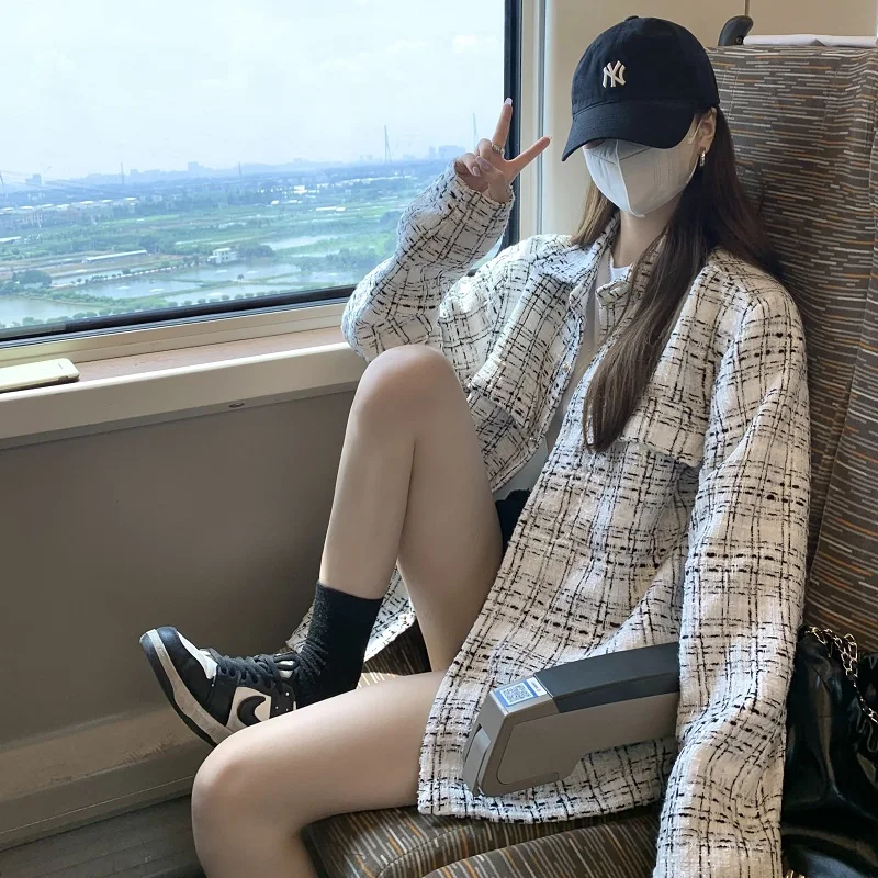 White Loose Versatile Slim White Small Fragrance Fashion Casual College Style Versatile Plaid Shirt Coat
White Loose Versatile Slim White Small Fragrance Fashion Casual College Style Versatile Plaid Shirt Coat