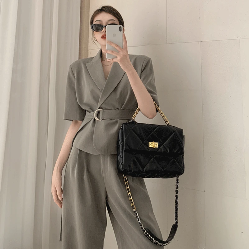 Summer Women's Fashion Suit Two Piece Set Business Casual Short Sleeve Blazer + High Waist Loose Casual Pants Suit
Summer Women's Fashion Suit Two Piece Set Business Casual Short Sleeve Blazer + High Waist Loose Casual Pants Suit