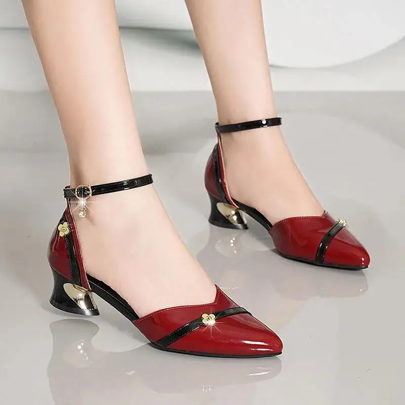 FHANCHU 2022 New Soft Leather Mid Heel Sandals Woman,Fashion Summer Shoes,Ankle Buckle Strap,Pointed Toe,Red,Black,Dropship
FHANCHU 2022 New Soft Leather Mid Heel Sandals Woman,Fashion Summer Shoes,Ankle Buckle Strap,Pointed Toe,Red,Black,Dropship