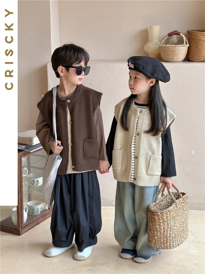 Kids Knitted Sweater Vest Kids Boys Girls Single-breasted Sweater Cardigan Clothes Kids Fashion Solid O-neck Sweater
Kids Knitted Sweater Vest Kids Boys Girls Single-breasted Sweater Cardigan Clothes Kids Fashion Solid O-neck Sweater