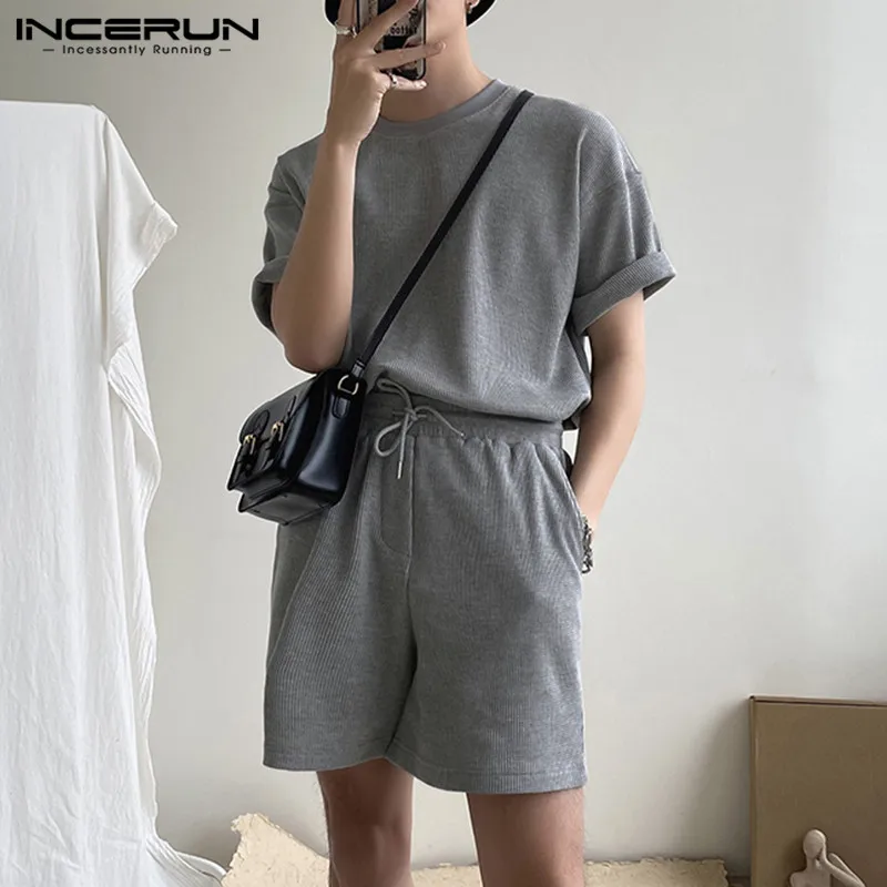 INCERUN Tops 2023 Korean Style New Men's Waffle Round Neck Shirts Shorts Fashion All-match Male Solid Color Two-piece Sets S-5XL
INCERUN Tops 2023 Korean Style New Men's Waffle Round Neck Shirts Shorts Fashion All-match Male Solid Color Two-piece Sets S-5XL