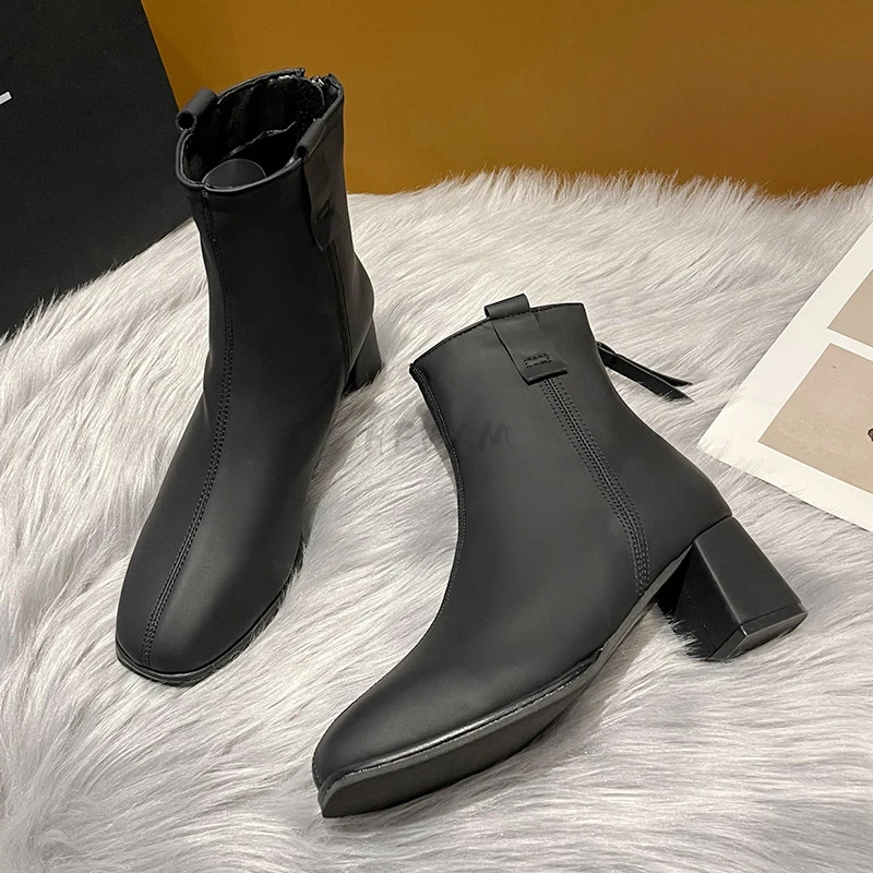 2023 Women's Boots New Winter Square Toe Solid Pu Leather Fashion Ankle Booties Ladies Block Heels Outdoor Party Women High Boot
2023 Women's Boots New Winter Square Toe Solid Pu Leather Fashion Ankle Booties Ladies Block Heels Outdoor Party Women High Boot